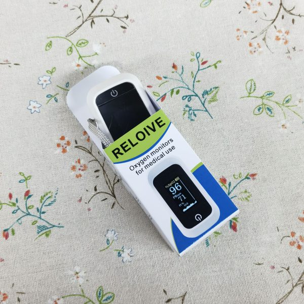 RELOIVE Fingertip Pulse Oximeter - Medical Grade Blood Oxygen Saturation Monitor with OLED Display, Batteries & Lanyard Included - ±2% Clinical Accuracy